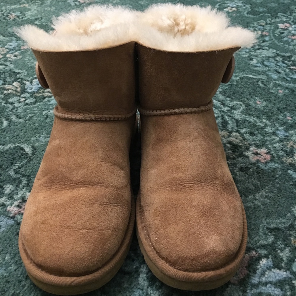 Mini bailey ugg boots. Lightly worn